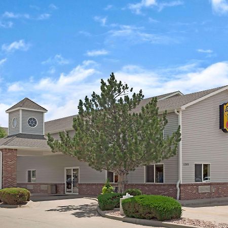 Super 8 By Wyndham Windsor Exterior foto