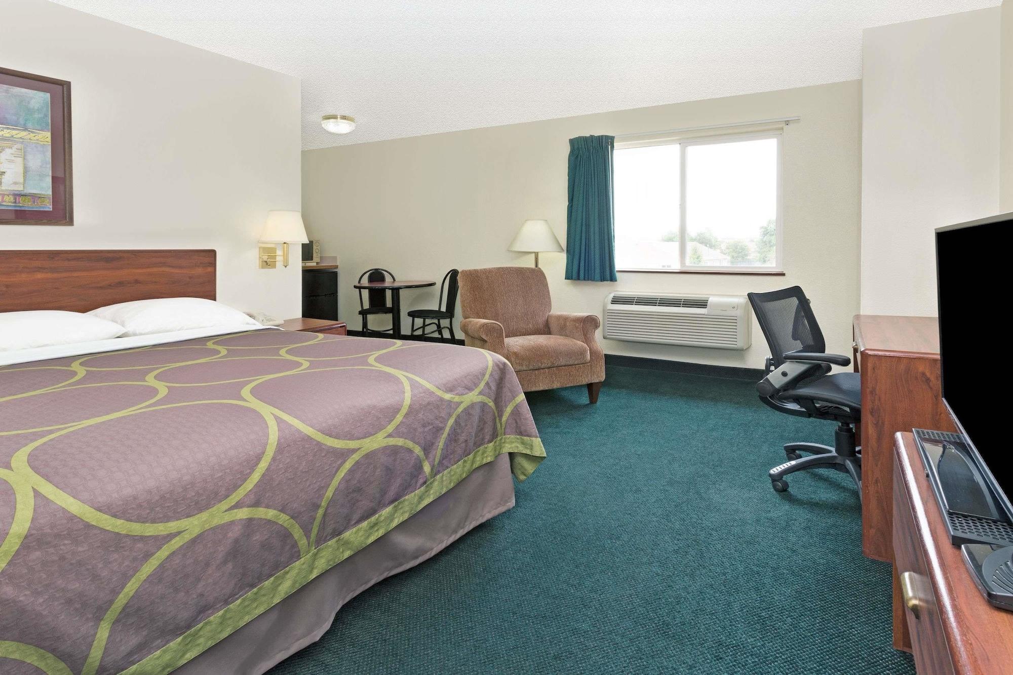 Super 8 By Wyndham Windsor Exterior foto