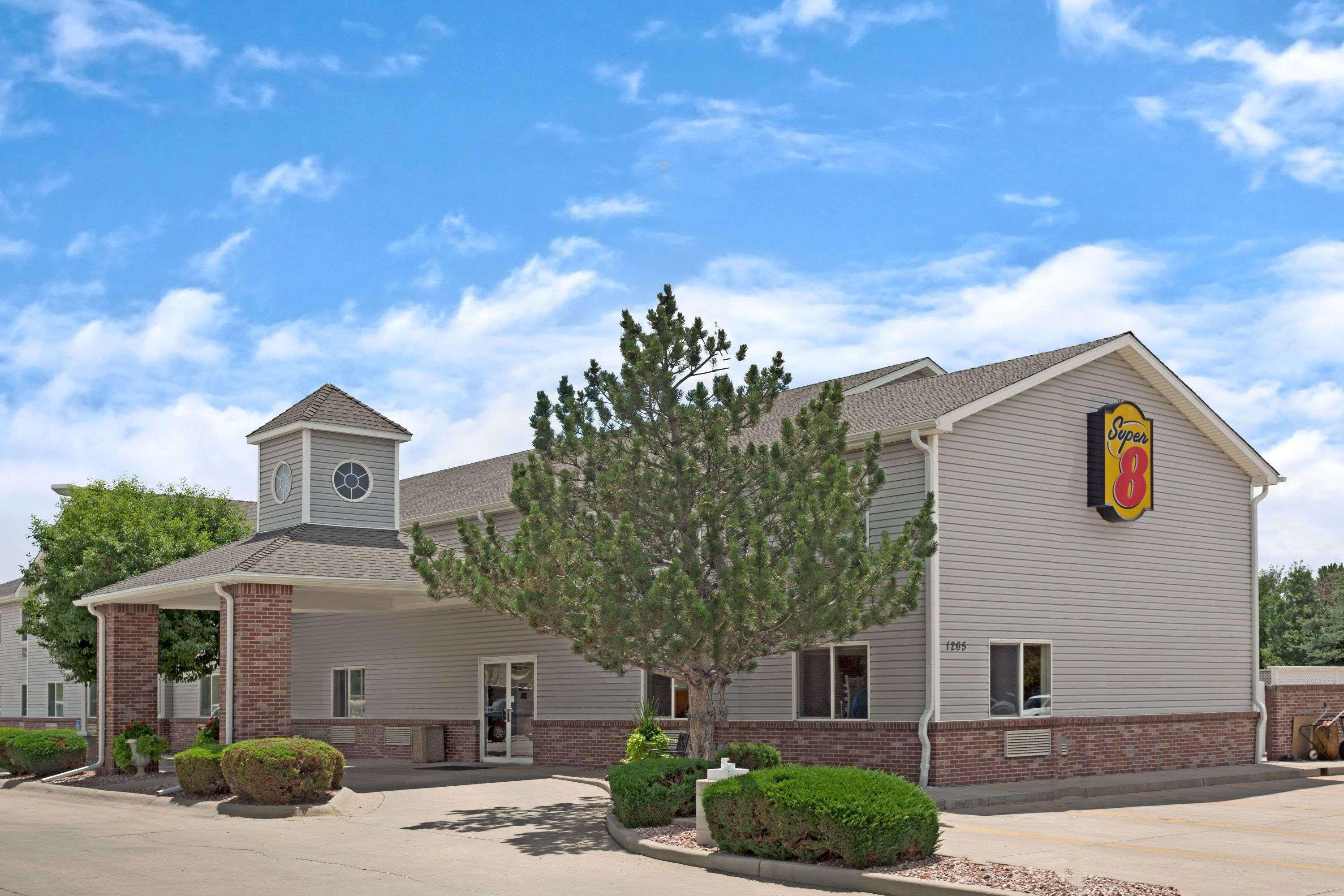 Super 8 By Wyndham Windsor Exterior foto